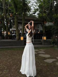 Elegant White Floor-Length Half Skirt Design Sensation French Style Draping Sensation Atmosphere Fairy Tale Vacation Style