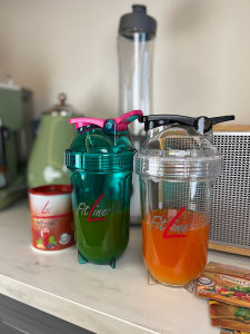 แก้วน้ำโยกย้าย 25 PM Fitline แก้วน้ำกีฬาแบบป้องกันรั่วพร้อมขีดจำกัด แก้วน้ำคริสตัลกระสุนแก้วน้ำลูกฟักทอง