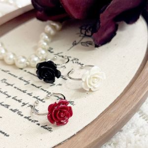 แหวนเปิดดอกกุหลาบสีแดงวินเทจ RUKIA ทองคำชุบทอง 14K ปรับได้ สีดำ สีขาว แหวนนิ้วชี้ แหวนแฟชั่น แหวนเจาะรู