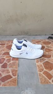 NAZ Lucky White - Sepatu Sneakers Running Pria Kasual Jogging Putih Sepatu Sport Pria 100% LOKAL
