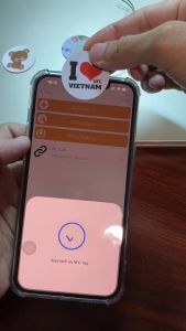Thẻ từ NFC & RFID IC 13.56 Mhz dạng miếng dán móc khóa ghi thông tin bằng app điện thoại