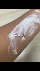 Niacinamide Body Scrub with Apricot Beads: Gentle Skin Exfoliation