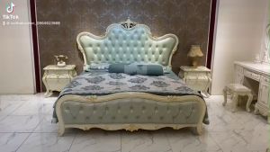 Giường ngủ tân cổ điển dát vàng da xanh ngọc nhập khẩu 8813