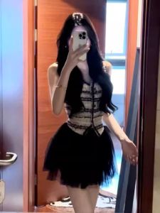 Chic Korean Style Sleeveless V-Neck Set Half Skirt Fashionable Summer Outfit Two-Piece Cotton Blend Comfortable Casual Wear