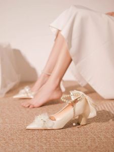 รองเท้าแต่งงานส้นสูงสไตล์ฝรั่งเศสสำหรับผู้หญิง รองเท้าแต่งงานแบบสวมสองชุด สายรัดหัวเข็มขัดผีเสื้อ รองเท้าเจ้าสาวสำหรับใส่กับกระโปรง