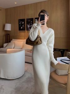 Knitting Dress Female 2023 Fall and Winter New Inner Wear Elegant Silm Mid Length Long Length Match with Coat Woolen Skirt