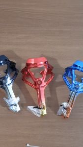Tempat Botol Minum Sepeda ROCKBROS KR05 Bottle Cage Holder\\n\\nSepeda adalah alat transportasi yang populer dan efisien, tetapi tidak selalu nyaman untuk membawa botol minum saat bersepeda. Untuk memecahkan masalah ini, ROCKBROS KR05 Bottle Cage Holder hadir sebagai solusi sempurna untuk menempatkan botol minum Anda saat bersepeda. Dalam artikel ini, kami akan membahas detail tentang kapasitas botol sepeda, cara menggunakan holder botol sepeda ROCKBROS, kompatibilitas dan kepatuhan standar, serta manfaat dan rekomendasi produk lainnya.\\n\\n Kapasitas Botol Sepeda & Holder Botol Sepeda ROCKBROS\\n\\nTempat botol minum sepeda ROCKBROS KR05 Bottle Cage Holder dirancang untuk menampung berbagai jenis botol minum dengan kapasitas yang berbeda-beda. Produk ini cocok digunakan untuk botol minum sepeda dengan diameter 25-35mm, sehingga cocok untuk sebagian besar botol minum sepeda yang ada di pasaran. Selain itu, holder botol sepeda ini juga memiliki desain ergonomis sepeda yang memudahkan pengguna untuk mengambil dan meletakkan botol minum dengan cepat dan mudah.\\n\\n Aksesoris Sepeda KR05\\n\\nROCKBROS KR05 Bottle Cage Holder adalah salah satu aksesoris sepeda yang paling populer dan dicari oleh para penggemar sepeda. Produk ini dirancang untuk meningkatkan kenyamanan dan keamanan saat bersepeda, serta memudahkan pengguna untuk membawa botol minum mereka.\\n\\n Desain Ergonomis Sepeda\\n\\nDesain ergonomis sepeda pada holder botol minum sepeda ROCKBROS KR05 Bottle Cage Holder membuatnya menjadi produk yang sangat mudah digunakan. Holder botol ini dirancang dengan bentuk yang pas pada sepeda, sehingga tidak mengganggu pengendara saat bersepeda.\\n\\n Keunggulan Tempat Botol Minum Sepeda\\n\\nTempat botol minum sepeda ROCKBROS KR05 Bottle Cage Holder memiliki beberapa keunggulan, antara lain:\\n\\n- Kapasitas botol yang beragam\\n- Desain ergonomis sepeda\\n- Mudah dipasang dan dilepas\\n- Kompatibel dengan berbagai jenis sepeda\\n\\n Cara Menggunakan Holder Botol Sepeda ROCKBROS\\n\\nBerikut adalah langkah-langkah penggunaan holder botol sepeda ROCKBROS KR05 Bottle Cage Holder:\\n\\n Instalasi & Pengaturan\\n\\nPertama, pastikan bahwa holder botol sepeda sudah terpasang dengan benar pada sepeda Anda. Holder botol ini biasanya dipasang pada bagian bawah sepeda, di dekat pedal. Pastikan bahwa holder botol sudah pas dan aman sebelum Anda mulai bersepeda.\\n\\n Tips Penggunaan\\n\\nBerikut adalah beberapa tips penggunaan holder botol sepeda ROCKBROS KR05 Bottle Cage Holder:\\n\\n- Pastikan bahwa botol minum Anda sudah masuk dengan benar ke dalam holder botol.\\n- Jangan gunakan botol minum yang terlalu berat atau terlalu besar, karena hal ini dapat mengganggu keseimbangan sepeda Anda.\\n- Selalu periksa keamanan holder botol sepeda sebelum Anda mulai bersepeda.\\n\\n Perawatan & Pemeliharaan\\n\\nHolder botol sepeda ROCKBROS KR05 Bottle Cage Holder harus dirawat dengan baik agar tetap berfungsi dengan baik. Berikut adalah beberapa tips perawatan:\\n\\n- Bersihkan holder botol secara teratur menggunakan air dan sabun.\\n- Jangan gunakan bahan kimia keras untuk membersihkan holder botol.\\n- Simpan holder botol di tempat yang kering dan aman saat tidak digunakan.\\n\\n Kompatibilitas & Kepatuhan Standar\\n\\nHolder botol sepeda ROCKBROS KR05 Bottle Cage Holder kompatibel dengan berbagai jenis sepeda, termasuk sepeda MTB, road bike, dan commuter bike. Produk ini juga memenuhi standar keselamatan dan kepatuhan standar industri, sehingga aman untuk digunakan oleh para pengendara sepeda.\\n\\n Tipe Botol yang Dapat Digunakan\\n\\nHolder botol sepeda ROCKBROS KR05 Bottle Cage Holder dapat digunakan dengan berbagai jenis botol minum sepeda dengan diameter 25-35mm. Hal ini membuatnya menjadi produk yang sangat fleksibel dan cocok untuk berbagai kebutuhan pengendara sepeda.\\n\\n Standar Keselamatan\\n\\nHolder botol sepeda ROCKBROS KR05 Bottle Cage Holder memenuhi standar keselamatan yang ketat, sehingga aman untuk digunakan oleh para pengendara sepeda. Produk ini dirancang untuk menjamin keamanan botol minum saat bersepeda, sehingga Anda tidak perlu khawatir tentang botol minum yang terlepas atau jatuh saat bersepeda.\\n\\n Kepatuhan Standar Industri\\n\\nHolder botol sepeda ROCKBROS KR05 Bottle Cage Holder juga memenuhi standar industri yang ketat, sehingga dapat dipercaya oleh para pengendara sepeda. Produk ini telah melewati serangkaian uji coba yang ketat untuk memastikan bahwa holder botol sepeda ini aman dan tahan lama.\\n\\n Kesimpulan & Rekomendasi\\n\\nTempat botol minum sepeda ROCKBROS KR05 Bottle Cage Holder adalah solusi sempurna untuk menempatkan botol minum Anda saat bersepeda. Produk ini memiliki kapasitas botol yang beragam, desain ergonomis sepeda, mudah dipasang dan dilepas, serta kompatibel dengan berbagai jenis sepeda. Selain itu, holder botol sepeda ini juga memenuhi standar keselamatan dan kepatuhan standar industri, sehingga aman untuk digunakan oleh para pengendara sepeda.\\n\\n Manfaat Tempat Botol Minum Sepeda ROCKBROS KR05\\n\\nBeberapa manfaat dari tempat botol minum sepeda ROCKBROS KR05 Bottle Cage Holder antara lain:\\n\\n- Meningkatkan kenyamanan saat bersepeda\\n- Memudahkan pengguna untuk membawa botol minum mereka\\n- Tahan lama dan tahan terhadap cuaca ekstrem\\n\\n Saran Penggunaan & Perawatan\\n\\nBerikut adalah beberapa saran penggunaan dan perawatan holder botol sepeda ROCKBROS KR05 Bottle Cage Holder:\\n\\n- Pastikan bahwa holder botol sudah pas dan aman sebelum Anda mulai bersepeda.\\n- Bersihkan holder botol secara teratur menggunakan air dan sabun.\\n- Simpan holder botol di tempat yang kering dan aman saat tidak digunakan.\\n\\n Rekomendasi Produk Lainnya\\n\\nSelain holder botol sepeda ROCKBROS KR05 Bottle Cage Holder, ada beberapa produk lain yang dapat meningkatkan kenyamanan dan keamanan saat bersepeda, antara lain:\\n\\n- Ban sepeda dengan desain anti-slip\\n- Lampu depan dan belakang sepeda\\n- Perlengkapan keamanan sepeda seperti kunci dan pengaman\"\\n}\n}