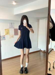 เสื้อเชิ้ตแขนสั้นคอโปโลปักลายทรงเอเอวสูงสำหรับผู้หญิงช่วงฤดูร้อน เสื้อผ้าทำงานสไตล์เกาหลี กระโปรงสั้นทรงเอ