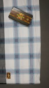Sarung Wadimor Motif Timbul Kotak Putih