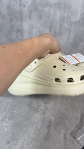 AOKANG Xăng đan cặp đôi ngoài trời khử mùi tăng chiều cao chống trượt cao Gót EVA Giày tổ ong thường ngày cho Nữ