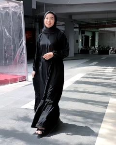 Gamis polos busui friendly bahan adem jatuh simple elegan modern remaja wanita terbaru 2022 2023 gamis fashion gamis mewah