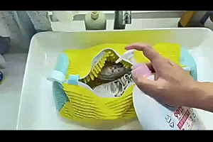 [SG stock]1PC Cylindrical Shoe Washing Bag Anti-Deformation Sneaker Protector Beg Dobi Kasut for Washer Dryer