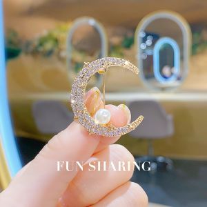 Mini Brooch Cute Wild High-End Exquisite Womens Fashion Tape Corsage 2024 New Arrival Pin Neckline Sleeves