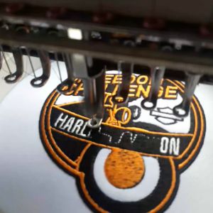 อาร์มปัก ฮาร์เลย์ เดวิดสัน Harley Davidson่ 10x11 cm. วัสดุตกแต่งผ้า อาร์มติดเสื้อ ตัวรีดติดเสื้อ อาร์มตีนตุ๊กแก ปักแน่น เน้นคุณภาพ  คุ้มราคา