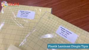 Plastik Laminasi Dingin Tipis Roll A3+ / A4 + 140 micron - Motif Glossy Doff Matte ( Sticker Bening Transparant Pelapis Kertas Foto Glossy Photo Paper )