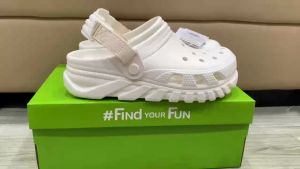 Giày sục crocs chuẩn xịn chống hôi chân nhựa tế bào êm mềm đúc liền khối siêu bền đi mưa lội nước đi biển Crocs band Duet Max II clog màu kem