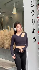 Áo Thể Thao Croptop Nữ Tay Dài Khoét Vai Tập Gym Yoga Pickleball Tay Dài Có Mút Ngực Có Xỏ Ngón-(Ao20)