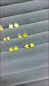 【TR】916 Gold Stud Earring Style1 | 916 黄金耳钉 款式1 (100% AUTHENTIC)