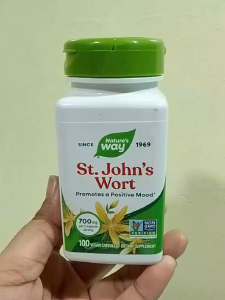 Natures Way St Johns Wort Herb 700mg 100 Vegetarian Capsules Promotes Positive Mood