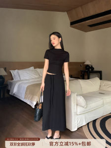 Áo Thun Cổ Cao Tay Ngắn Và Chân Váy Chữ a Cạp Cao Cho Nữ Mùa Xuân Hè Mới Vừa Vặn Váy Dài Đến Giữa Chân