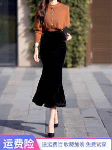 ฤดูใบไม้ผลิ ฤดูใบไม้ร่วง กํามะหยี่ระดับไฮเอนด์ คอคล้องคอ ลายสก็อต มินิ กระโปรง เดรสรัดรูป หางปลา กระโปรง สไตล์ฮ่องกง สีดำ มินิ กระโปรง