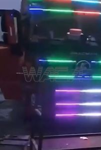 WACA ไฟเดย์ไลท์ (1ชิ้น) ไฟเดย์ไลท์วิ่งหลากสี Daylight 12V/24V ไฟเดย์ไลท์รถยนต์ ไฟเส้น LED ลำแสงไฟวิ่ง สำหรับตกแต่งรถตู้ รถบรรทุก led หลอดไฟเพิ่มบรรยากาศ หลากสียืดหยุ่นได้แต่งรถ DRL E61 FSA waca ไฟ