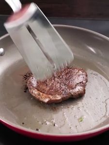 ที่คีบอาหาร อุปกรณ์คีบอาหาร ที่คีบสเต็ก ที่คีบ ไม้คีบ พลั่ว พลั่วคีบเนื้อ ที่คีบของทอด ระบายน้ำมันได้ดี เหล็กคีบอาหาร พลั่วคีบอาหาร