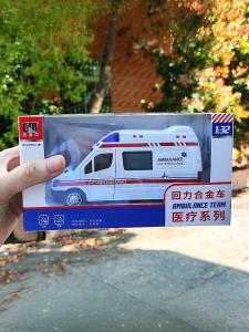 Children's Ambulance Toy & Metal Model: A Fun & Educational Playset