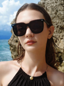 HELEN KELLER | UV Protection Cyber Fashion Sunglasses