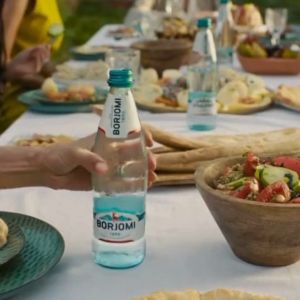 น้ำแร่ธรรมชาติ Borjomi จากจอร์เจีย – น้ำแร่พรีเมียมมีฟองจากจอร์เจีย บรรจุ 12 ขวด