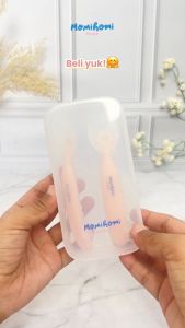Momi Homi Silicone Baby Spoon Set 2 in 1 Free Case (3065) Sendok Silikon Perlengkapan Alat Makan MPASI Aman Untuk Anak Bayi Food Grade BPA Free