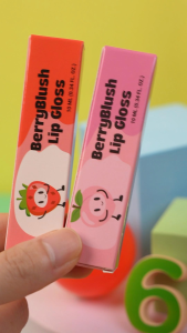 Hegerbaby Berryblush Lip Gloss - Terapi Perawatan Bibir Anak Melembabkan dan Menutrisi Bibir dengan Moisture Chic on Lips