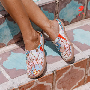 UIN Malaga ย้อนยุคแนวแฟชั่นรองเท้าส้นเตี้ยของผู้หญิงรองเท้าผ้าแคนวาสรองเท้าเดินทางทาสีระบายอากาศได้