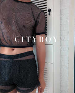 [สนุกในฤดูร้อน] ชุดชุดชั้นในซีทรูเอวสูงสำหรับผู้ชายเสื้อผ้าตาข่ายแสงสีเงินเสื้อตัวนอกเซ็กซี่ใส่ในบ้านกางเกงขาสั้น