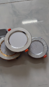 Đèn âm trần 9w (phi 90) 12w (phi 110) 3 màu nguồn rời đế đúc nhôm viền vàng viền bạc mặt trắng