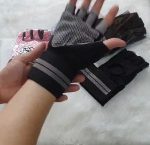 Găng tay tập gym xỏ ngón thương hiệu WORTHDEFENCE - Y HÌNH SHOP ĐĂNG