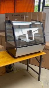 ตู้แช่เค้กบนเคาน์เตอร์ กระจกโค้ง ความจุ 120 ลิตร รุ่น SCR-0070 (70ซม.) ยี่ห้อ SANDEN INTERCOOL ตู้แช่เค้ก ตู้แช่เค้ก ขนาดเล็ก ตู้แช่เค้ก ราคา - Lazada