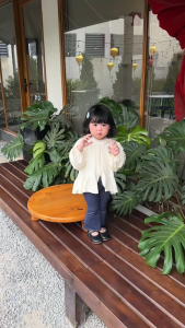 Áo chống nắng cho bé gái Unbee chất liệu Modal mềm mát - Áo chống nắng bé gái phối bèo