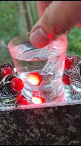 Murni Aksesoris. Cincin Viral Cincin Merah Delima Ring Titanium Bisa Menyala Didalam Air. Batu Sulap Merah Delima bisa Menyala Dalam Air.