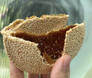 Handmade Packaging Sesame Biscuit with Red Sugar And Pepper Salt Snacks Sichuan Special Products Breakfast Suitable Treats