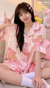 Story Home  เชตชุดนอนผู้หญิง สินค้าขายดี  ลายการ์ตูนน่ารักมากเวอร์ ลายกราฟิก ชุดนอนคอปก+เเขนสั้น+ขาสั้น เนื้อผ้าคุณภาพดี