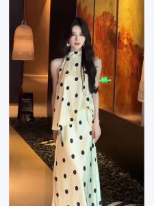 Summer 2025 Retro Design Sleeveless Neck Hanging Polka Dot Top High Waist Slim Fit Half Skirt Two Piece Set Womens Fashion