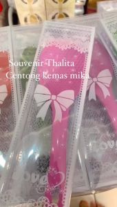 SOUVENIR CENTONG MEGICOM KEMAS MIKA MOTIF ISI 50 PCS - Centong Nasi Plastik Magicom + Packing Mika Motif - Bahan Plastik - Ukuran 20cm - Warna Warni (Talita Old Shop Souvenir)