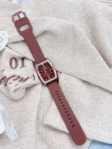 BOSIKA นาฬิกาข้อมือผู้หญิง สายซิลิโคลนนิ่ม ใส่สบาย ทรงโค้งสวย