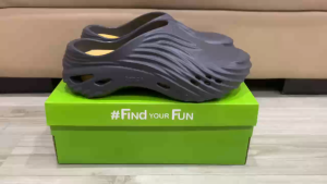 Giày sục crocs chuẩn xịn chống hôi chân nhựa tế bào êm mềm đúc liền khối siêu bền đi mưa lội nước đi biển Echo Wave cho nam màu đen