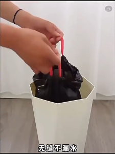 ถุงขยะพร้อมหูรูด 100 ใบ สีดำ รุ่น GB100