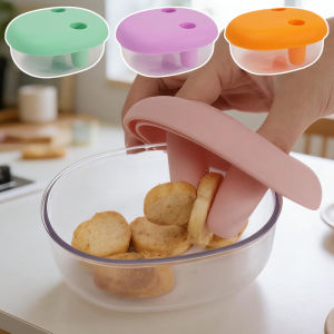Leak-proof ABS Cartoon Finger Holes Dessert Box Transparent Sealed Durable Snacks Fresh Keeping Case