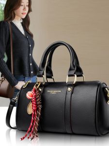 กระเป๋าผู้หญิงแบบสะพายข้าง กระเป๋าถือหนังนิ่ม สไตล์วินเทจ กระเป๋าสะพายไหล่ข้างเดียวแบบอเนกประสงค์ กระเป๋าสะพายข้างแบบสะพายข้างขนาดเล็กสำหรับฤดูใบไม้ผลิปี 2025