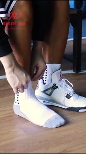 Tất chống trơn chống trượt cổ cao chuyên dụng - Vớ đá banh chơi thể thao chất lượng cao