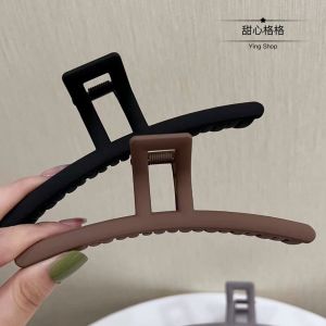 Elegant Large Matte Shark Hair Clip Simple Fashionable Hair Accessories for Women Stylish Hair Grips Ideal for Casual Wear